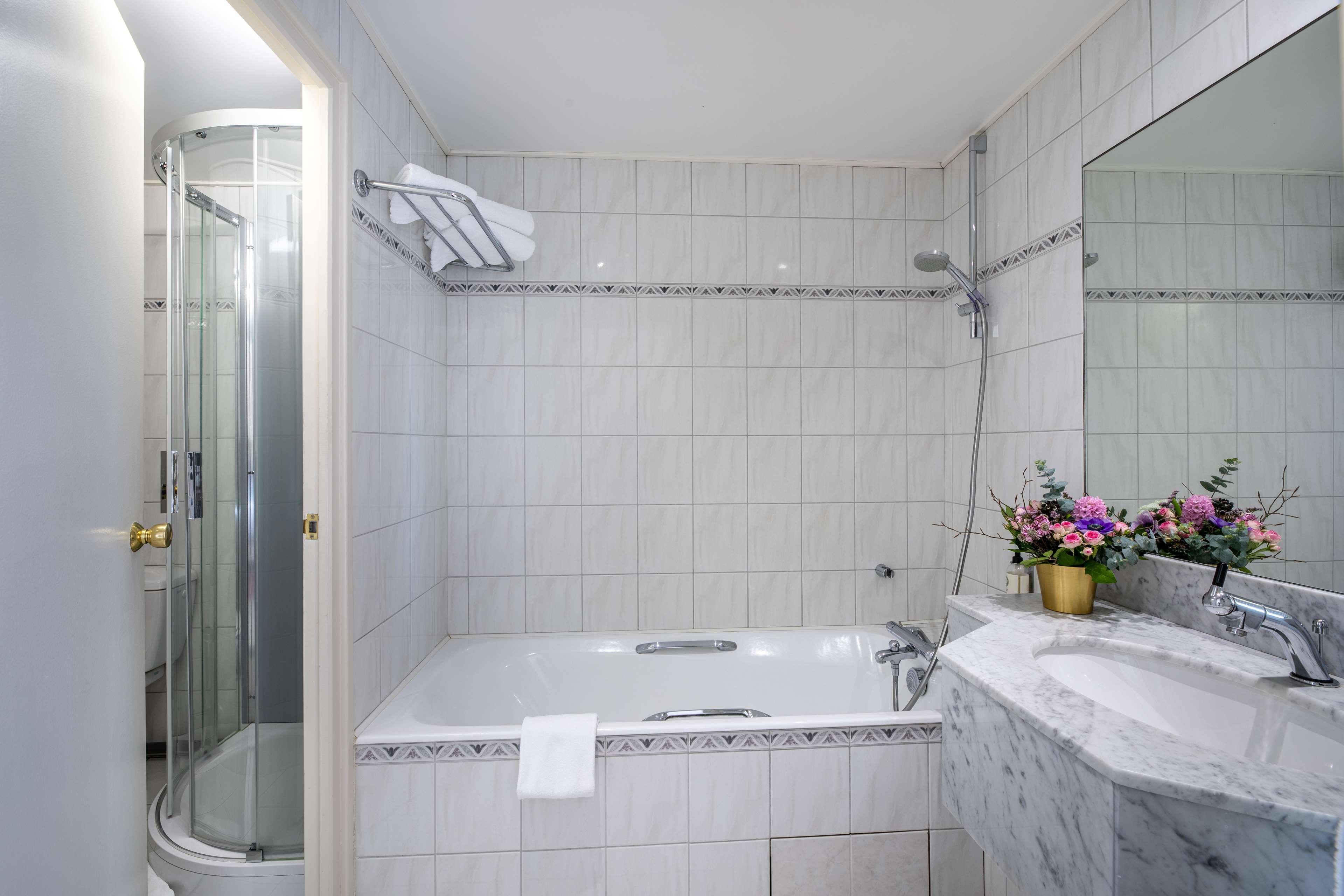 Best Western Grand Hotel De Bordeaux Aurillac Exteriör bild
