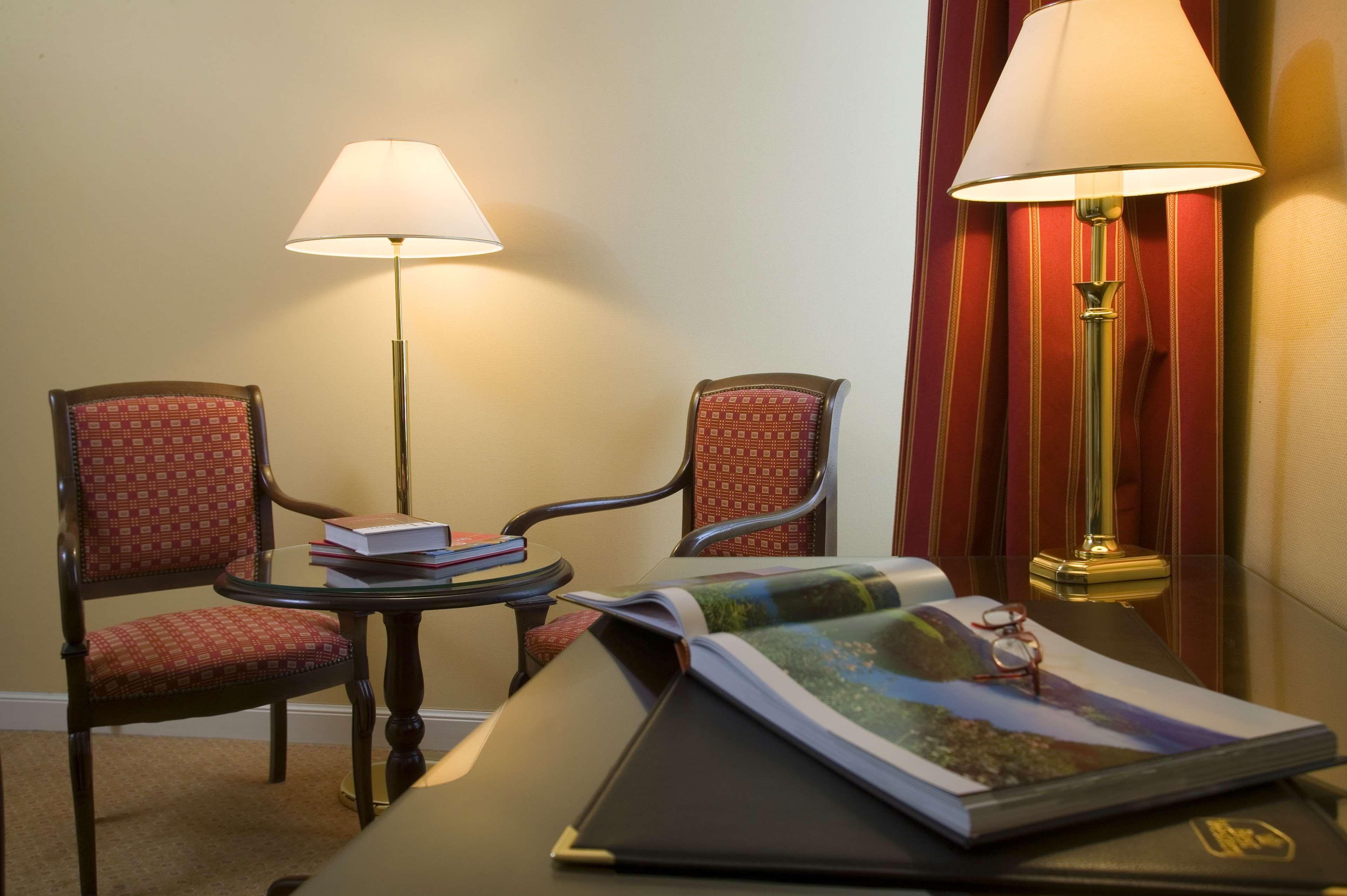 Best Western Grand Hotel De Bordeaux Aurillac Rum bild