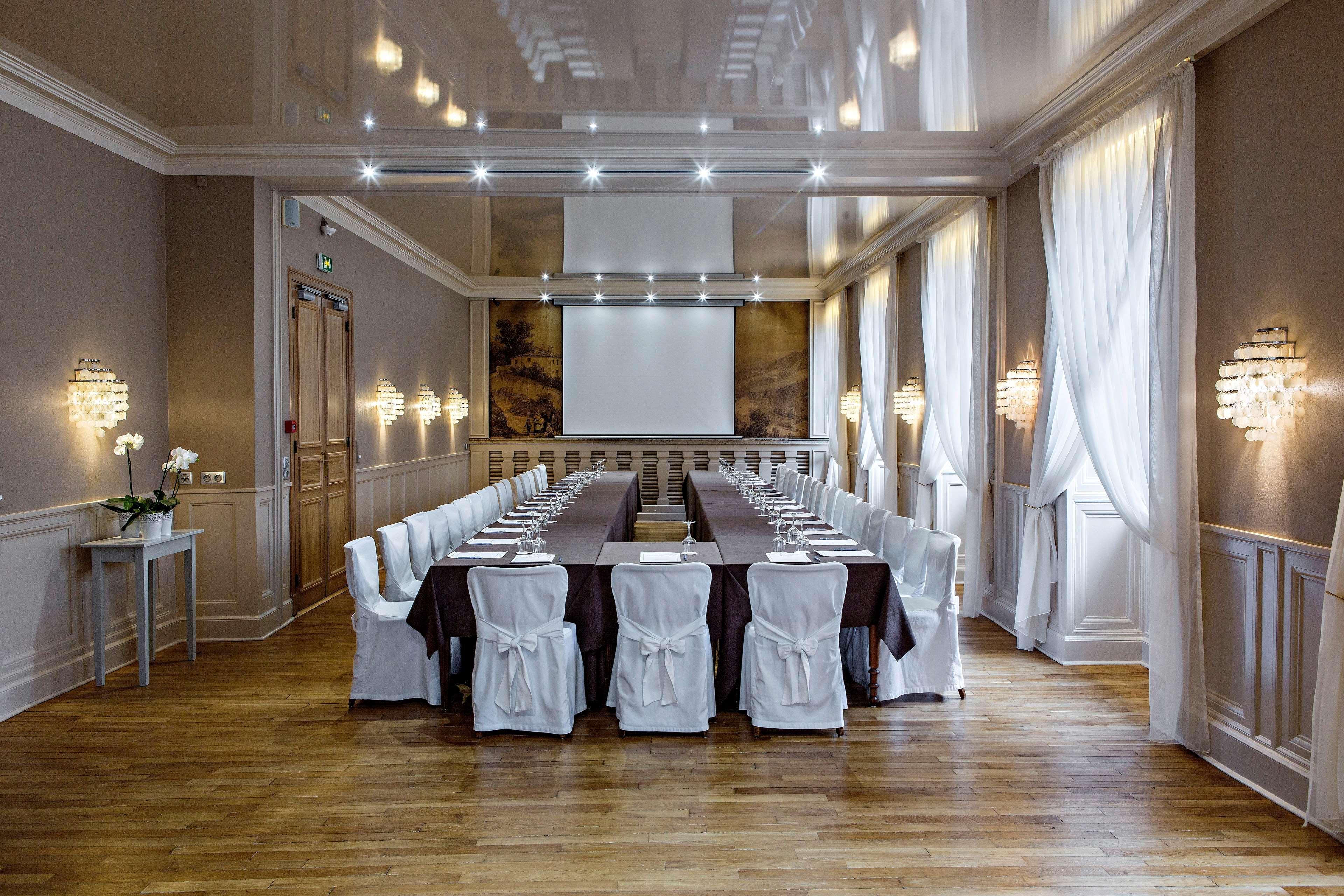 Best Western Grand Hotel De Bordeaux Aurillac Exteriör bild